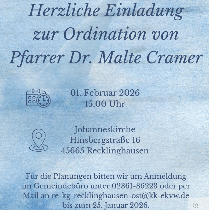 Auf dem Bild sieht man die Einladung zu den Gottesdiensten begleitet mit dem  Projektchor. : Strahler in der Kirche mit blauem Licht